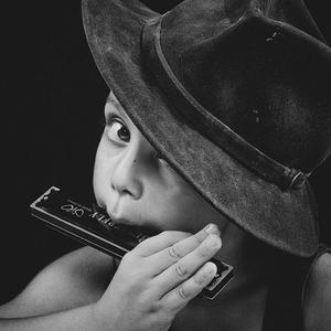 色吊丝二区三区中文字幕
